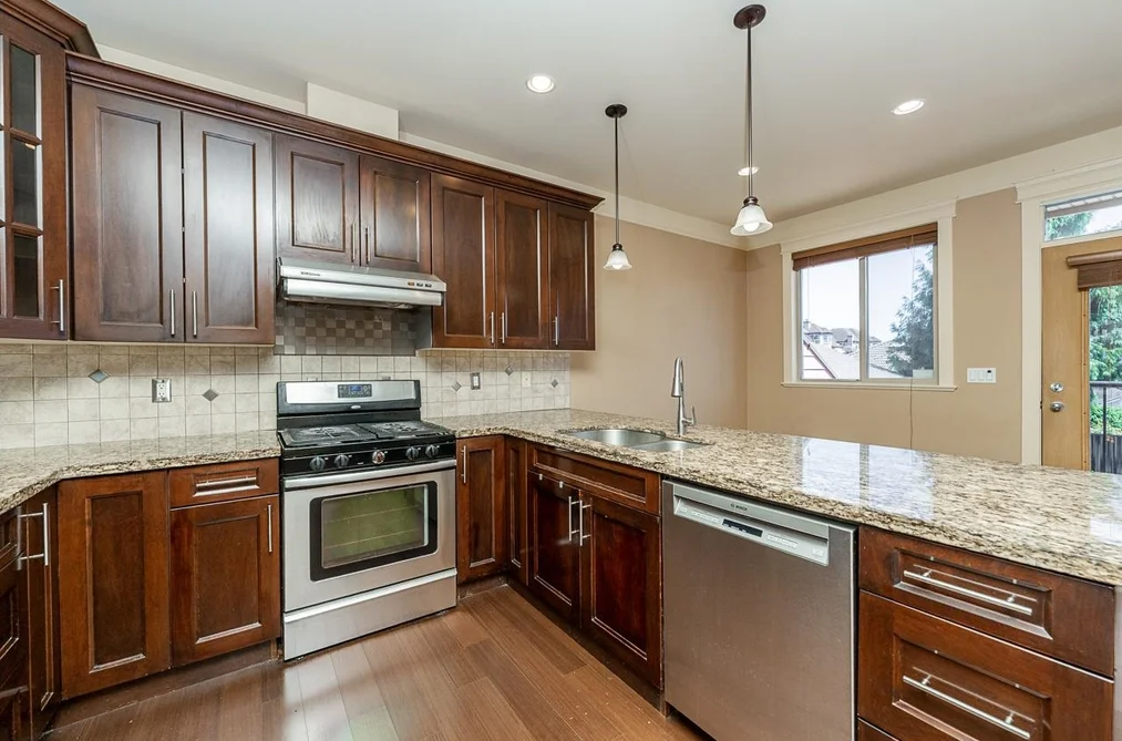 1216 NANAIMO STREET, New Westminster BC V3M 2E9, New Westminster BC — Residential for Sale — Photo 6 of 29