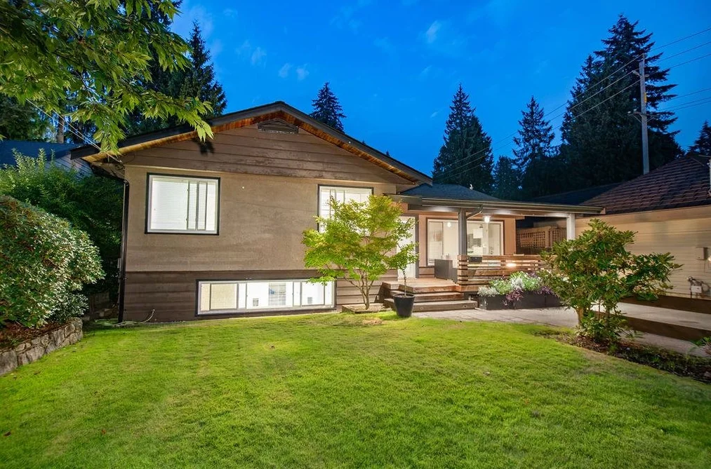 1218 W 22nd St, North Vancouver, BC - MLS: R3176765