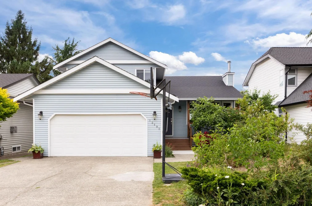 House for sale at 12193 Makinson Street Maple Ridge British Columbia - MLS: R3133939