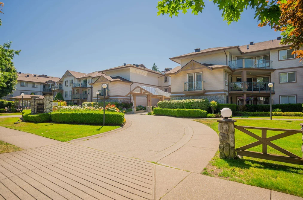 122 22150 48 AVENUE, Langley BC V3A 8R5, Langley BC — Residential for Sale - Photo 2