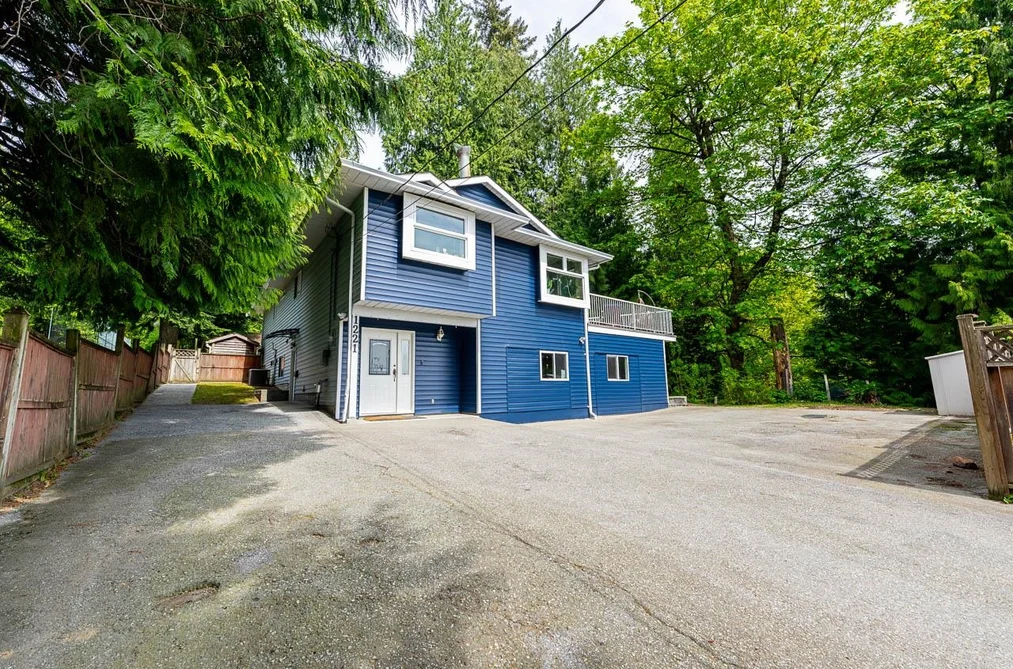 House for sale at 1221 Rochester Avenue Coquitlam British Columbia - MLS: R3135449