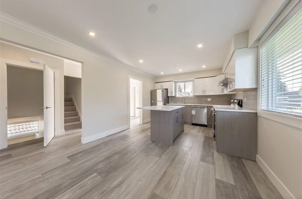 1222 E 12TH AVENUE, Vancouver BC V5T 2J9, Vancouver BC — Residential Income for Sale - Photo 2