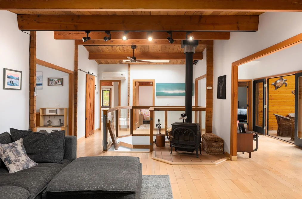 House for sale at 1222 Miller Road Bowen Island British Columbia - MLS: R3138832