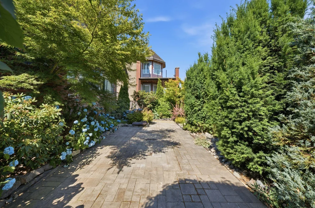 12222 100 AVENUE, Surrey, BC — Residential for Sale — Photo 4 of 37