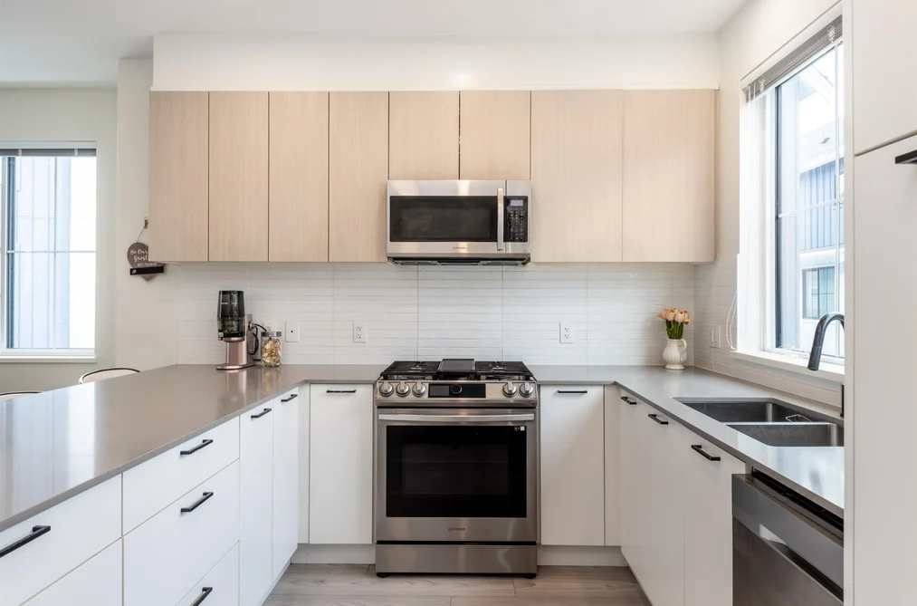 123 488 FURNESS STREET, New Westminster BC V3M 0M1, New Westminster BC — Residential for Sale - Photo 2