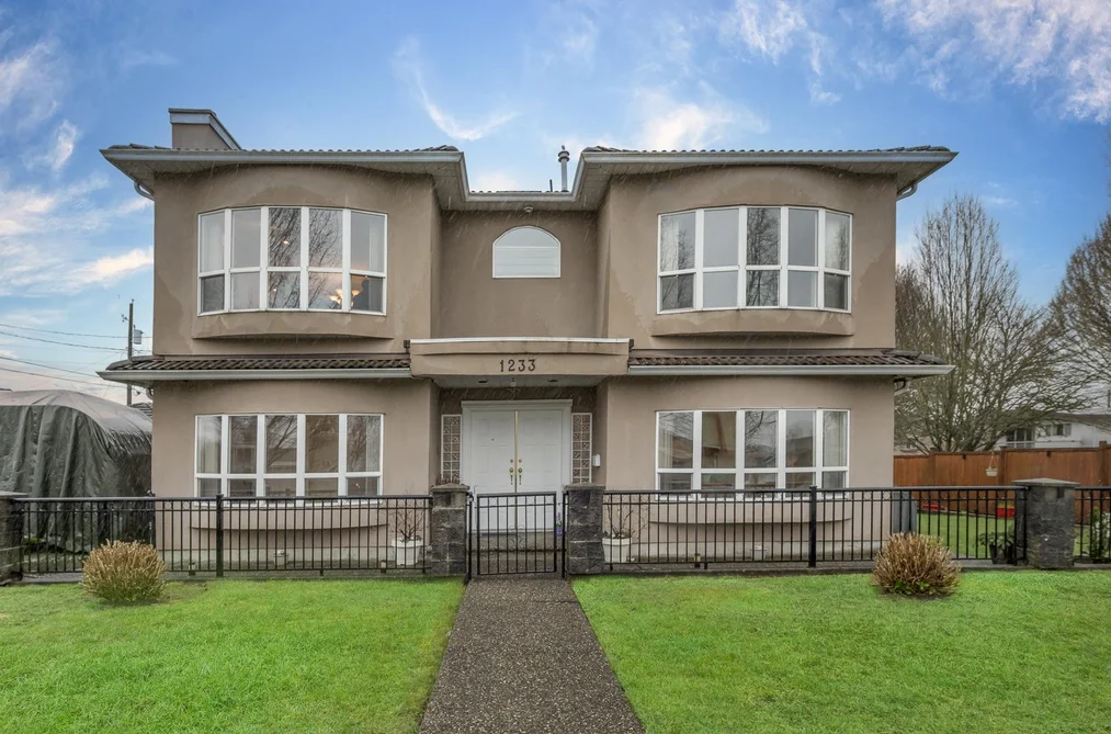 House for sale at 1233 Rupert Street Vancouver British Columbia - MLS: R3107306