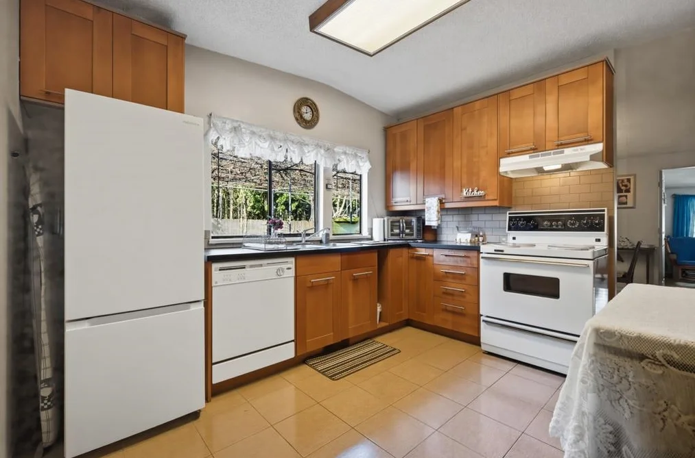12337 98 AVENUE, Surrey BC V3V 2K2, Surrey BC — Residential for Sale - Photo 3