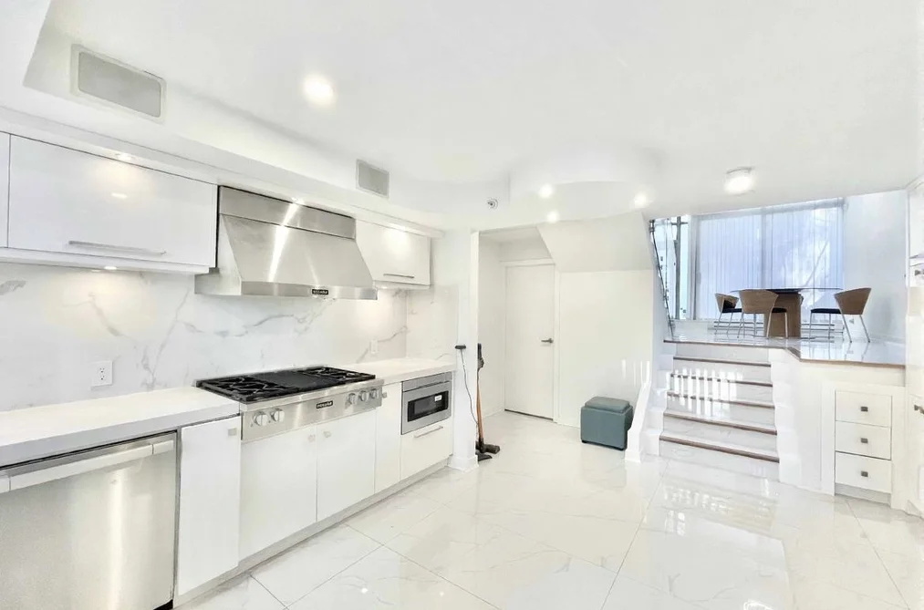 Condo for sale at 1235 Alberni Street Vancouver British Columbia - MLS: R3077493
