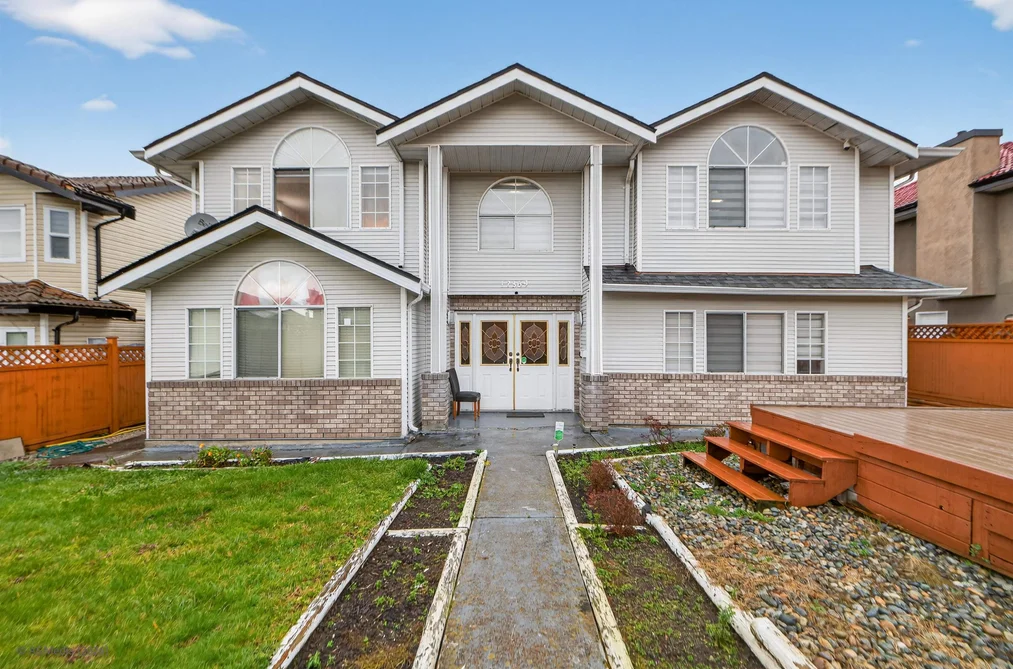 House for sale at 12369 64 Avenue Surrey British Columbia - MLS: R3071403