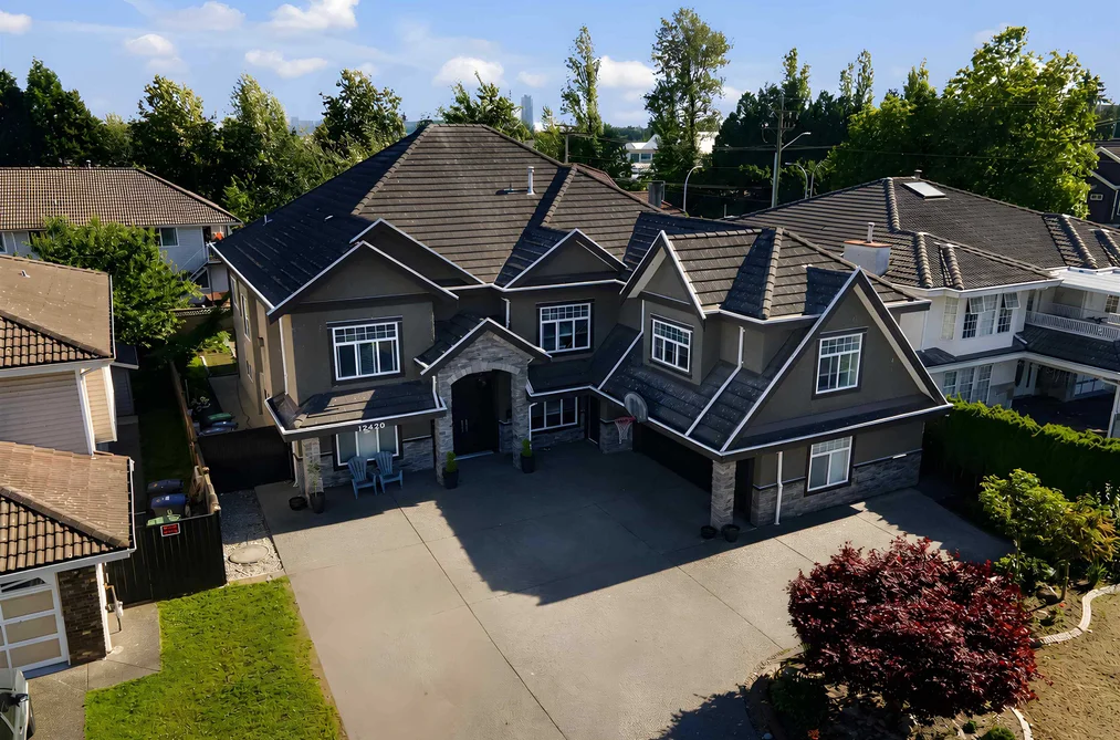 12420 90A AVENUE, Surrey BC V3V 6T3, Surrey BC — Residential for Sale — Photo 2 of 40