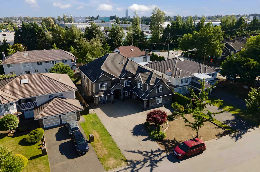 12420 90A AVENUE, Surrey BC V3V 6T3, Surrey BC — Residential for Sale — Photo 3 of 40