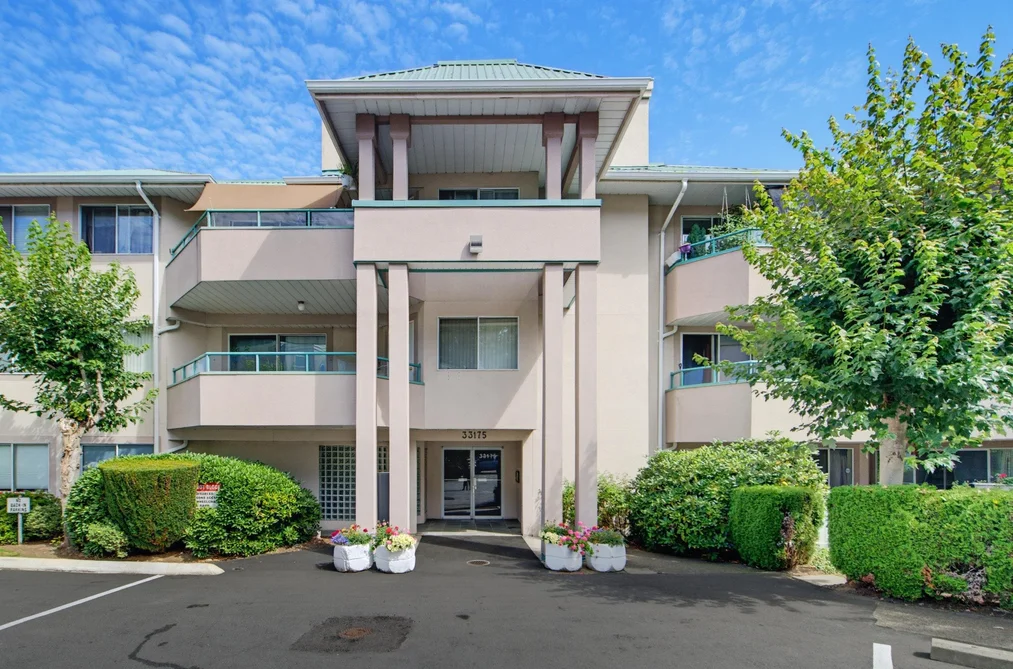 Condo for sale at 125 33175 Old Yale Road Abbotsford British Columbia - MLS: R3156813