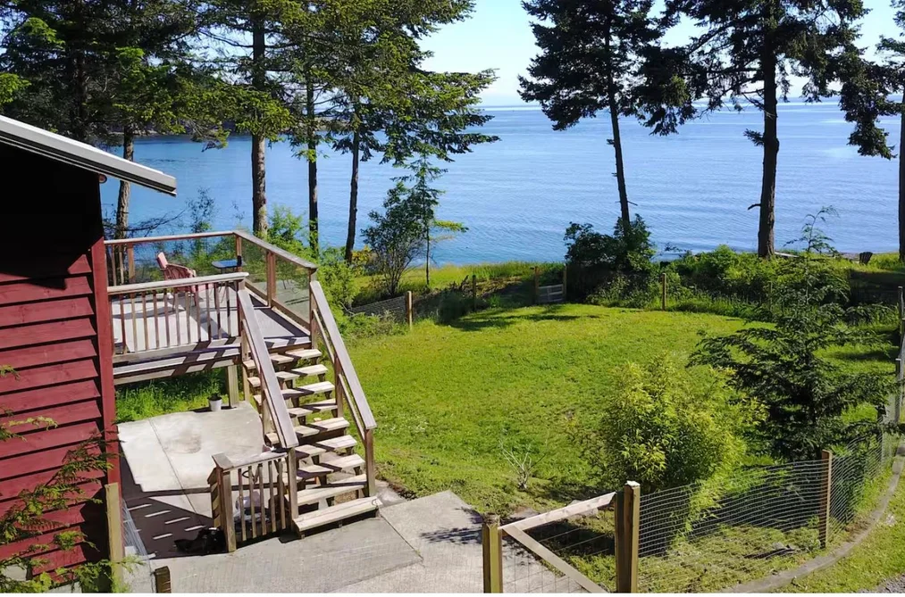 House for sale at 125 Bellhouse Road Galiano Island British Columbia - MLS: R3112888