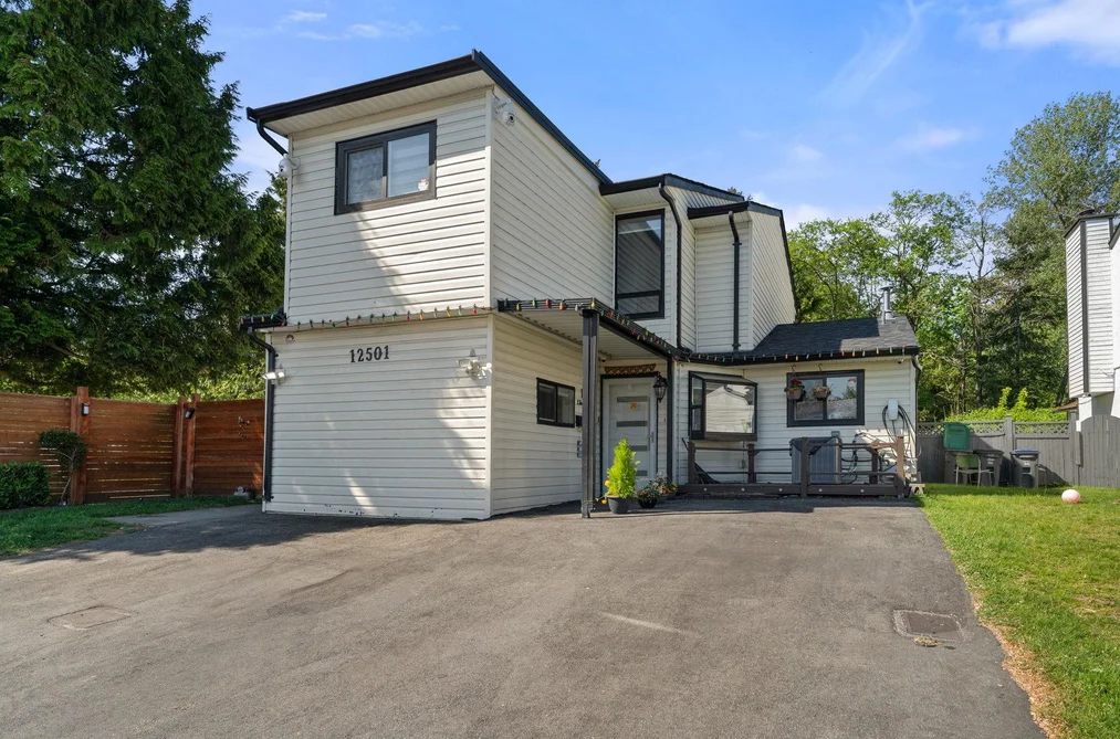 House for sale at 12501 76a Avenue Surrey British Columbia - MLS: R3118116