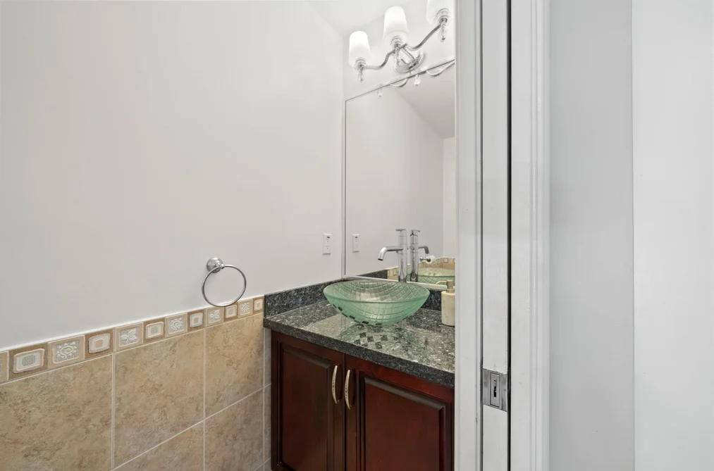1252 E 11TH AVENUE, Vancouver BC V5T 2G3, Vancouver BC — Residential for Sale — Photo 12 of 30
