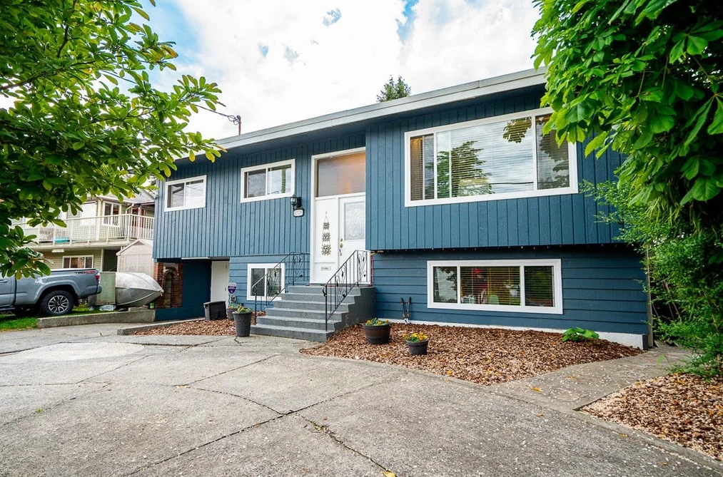 12528 PINEWOOD CRESCENT, Surrey BC V3V 2L5, Surrey BC — Residential for Sale - Photo 2