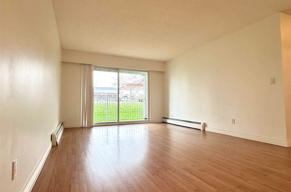 126 32850 GEORGE FERGUSON WAY, Abbotsford BC V2S 7K1, Abbotsford BC — Residential for Sale - Photo 4
