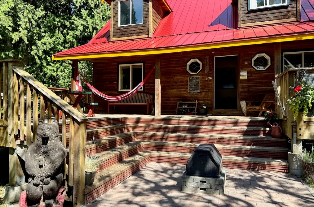 1261 ROBERTS CREEK ROAD, Roberts Creek BC V0N 2W2, Roberts Creek BC — Residential for Sale - Photo 2