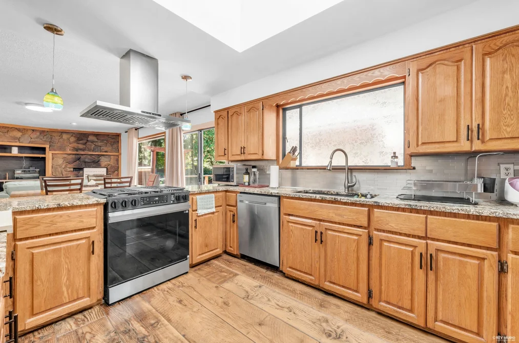 12643 GARIBALDI STREET, Maple Ridge BC V2W 1N5, Maple Ridge BC — Residential for Sale - Photo 3