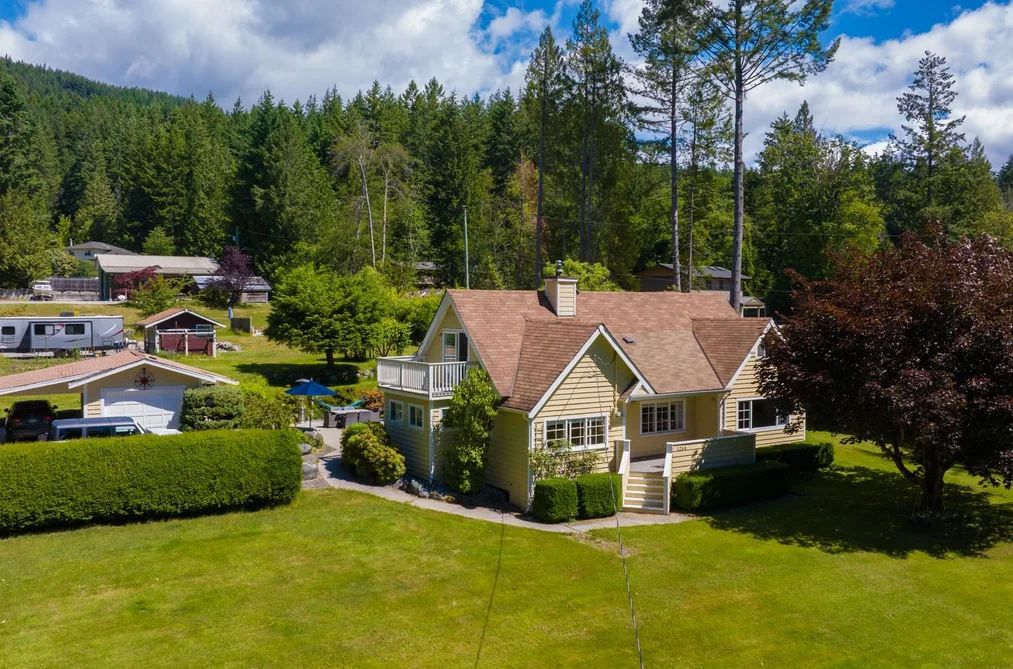House for sale at 1266 Reed Road Gibsons British Columbia - MLS: R3136760