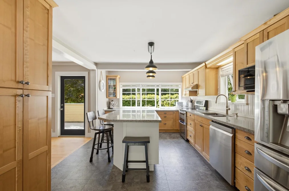 1266 REED ROAD, Gibsons BC V0N 1V7, Gibsons BC — Residential for Sale — Photo 6 of 34