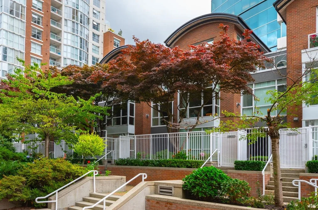 Townhouse for sale at 1268 Quebec Street Vancouver British Columbia - MLS: R3159709