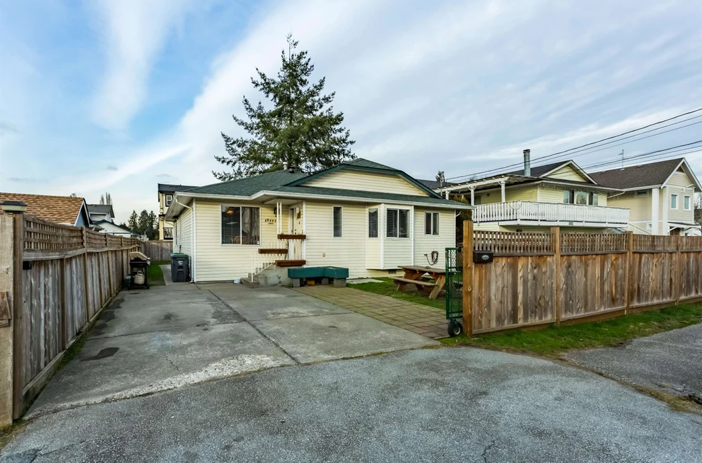 House for sale at 12717 114 Avenue Surrey British Columbia - MLS: R3108254