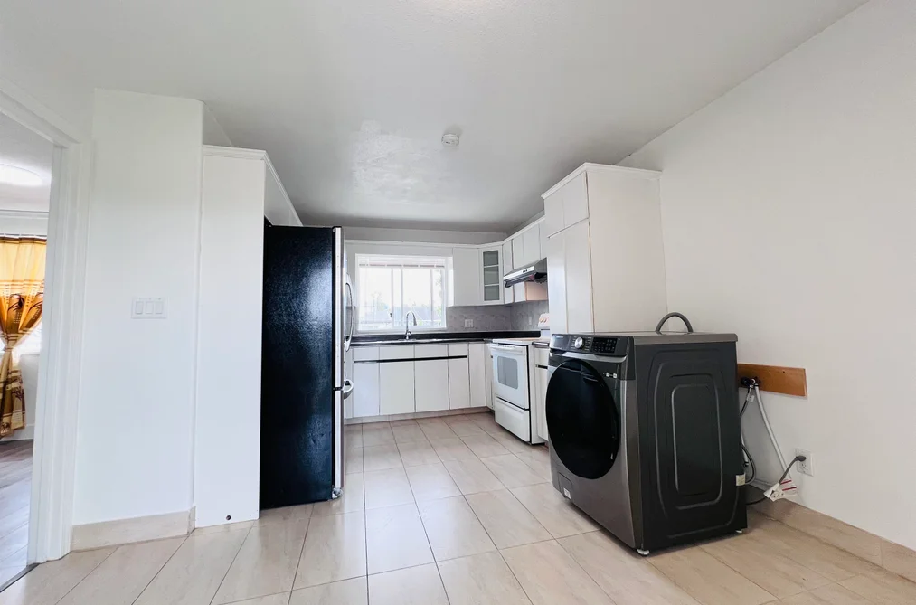 12751 115A AVENUE, Surrey BC V3V 3R3, Surrey BC — Residential for Sale — Photo 10 of 32