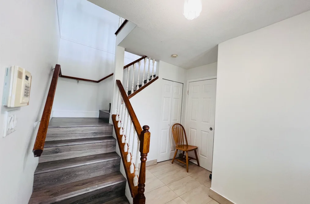 12751 115A AVENUE, Surrey BC V3V 3R3, Surrey BC — Residential for Sale — Photo 5 of 32
