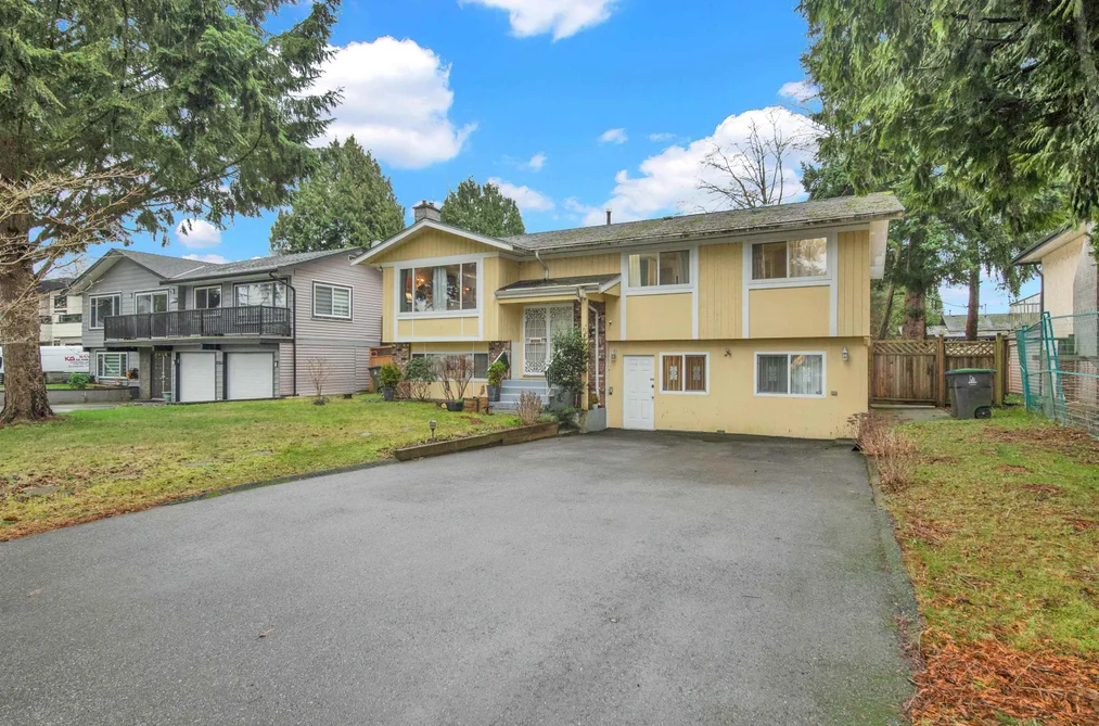 House for sale at 12754 Campbell Place Surrey British Columbia - MLS: R3115342