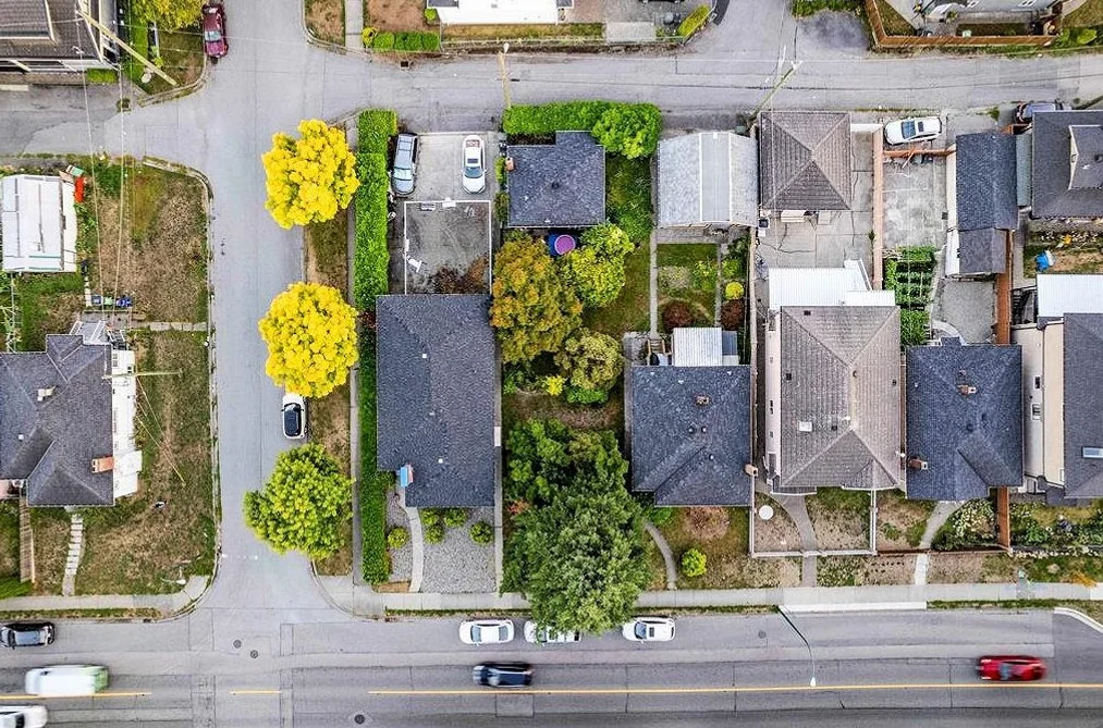 1280 E 33RD AVENUE, Vancouver BC V5V 3B6, Vancouver BC — Residential for Sale - Photo 2