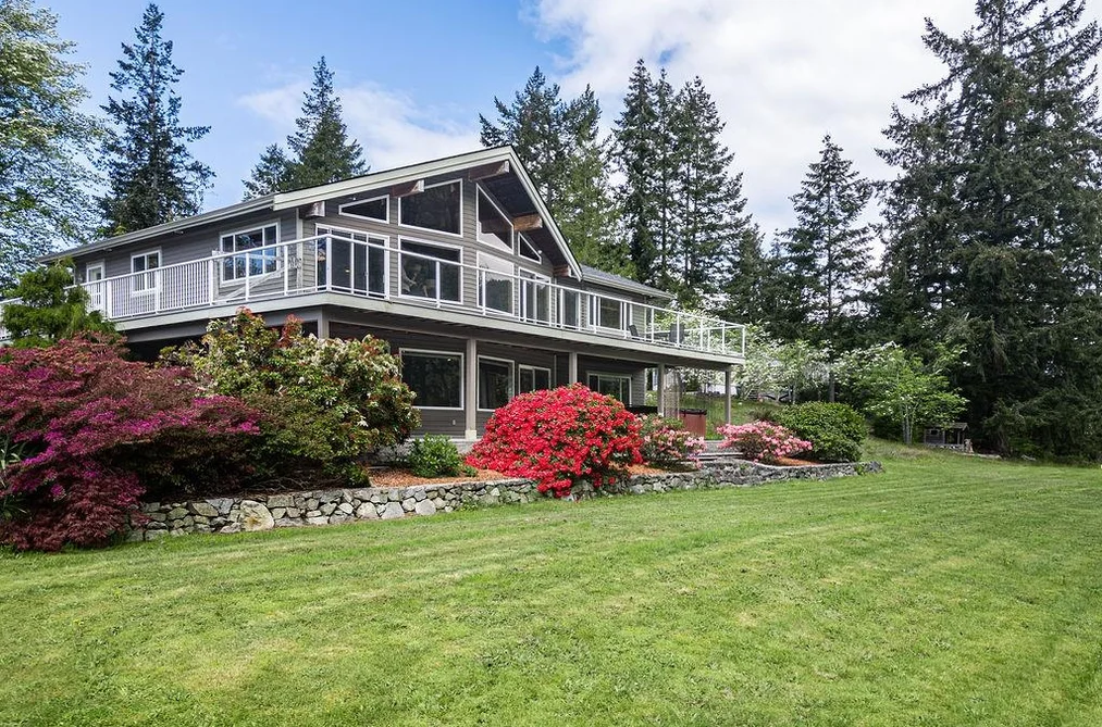 House for sale at 12800 Mainsail Road Madeira Park British Columbia - MLS: R3118337