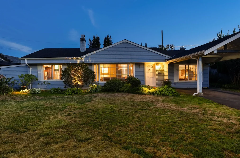House for sale at 1283 Pinewood Crescent North Vancouver British Columbia - MLS: R3160257
