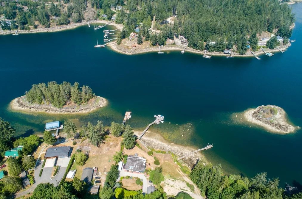 12879-12881 SUNSHINE COAST HIGHWAY, Madeira Park BC V0N 2H1, Madeira Park BC — Residential for Sale - Photo 2
