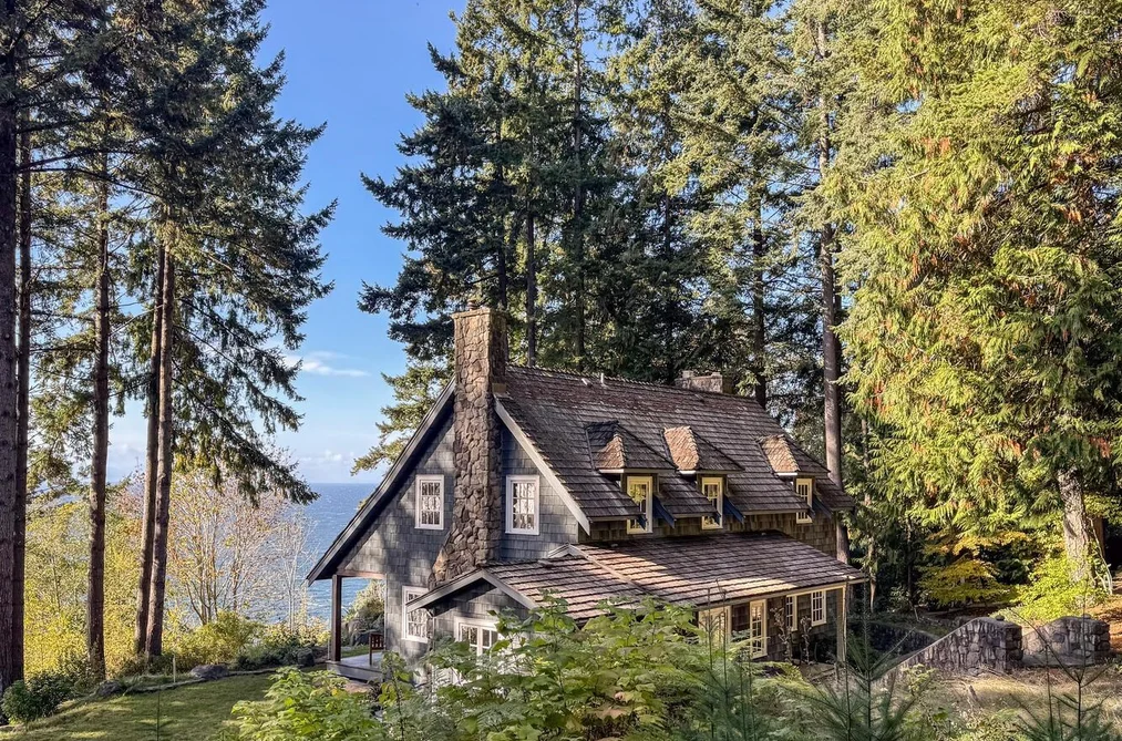 House for sale at 1289 Gower Point Road Gibsons British Columbia - MLS: R3067481