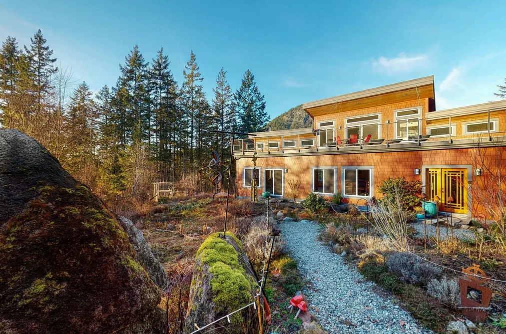 House for sale at 12895-12899 Sunshine Coast Highway Madeira Park British Columbia - MLS: R3090426