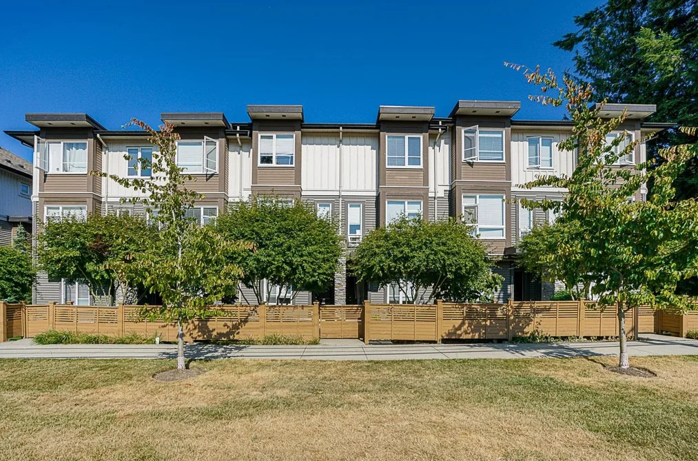 Townhouse for sale at 129 5888 144 Street Surrey British Columbia - MLS: R3144527