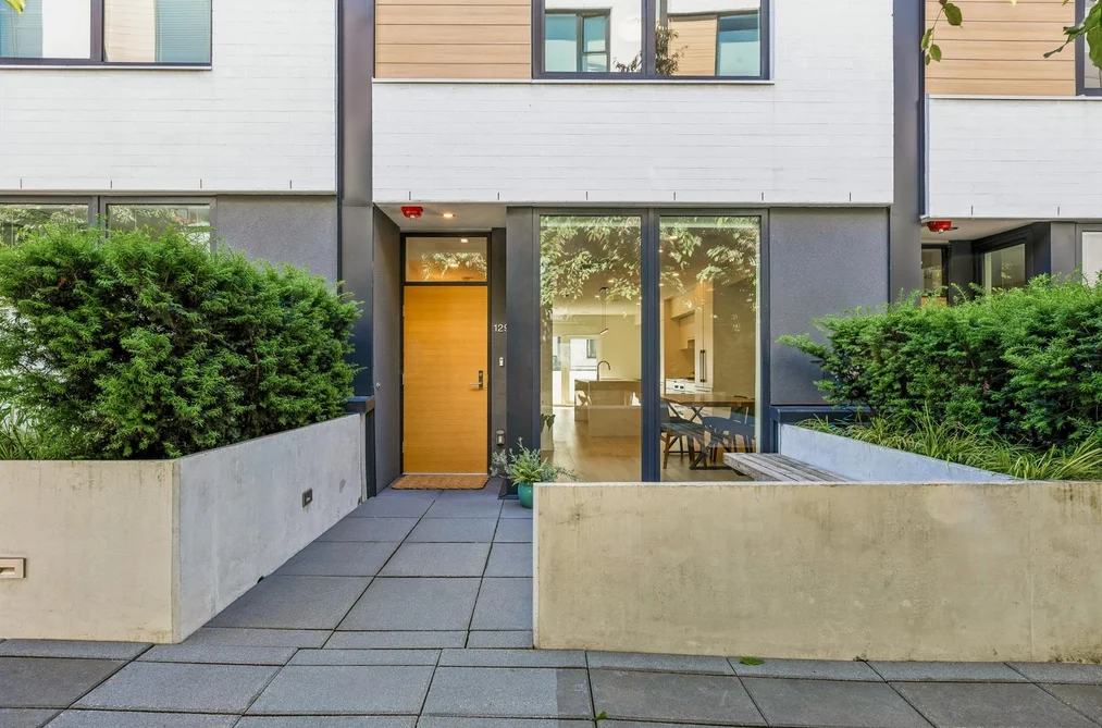 129 649 E 3RD STREET, North Vancouver BC V7L 1G6, North Vancouver BC — Residential for Sale - Photo 2