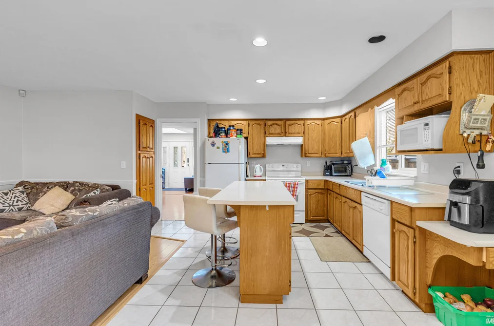 12905 65 AVENUE, Surrey BC V3W 9H4, Surrey BC — Residential for Sale - Photo 4
