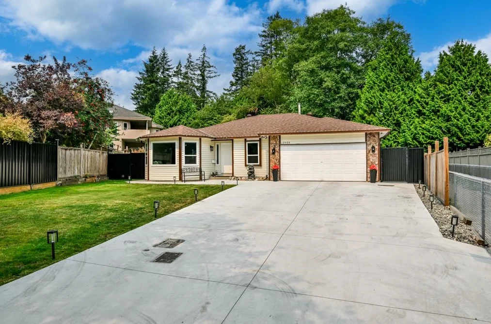 House for sale at 12925 65 Avenue Surrey British Columbia - MLS: R3158749