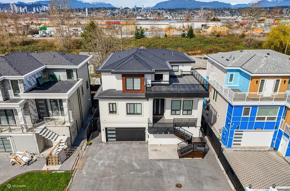 12927 115A AVENUE, Surrey BC V3R 2R3, Surrey BC — Residential for Sale - Photo 2