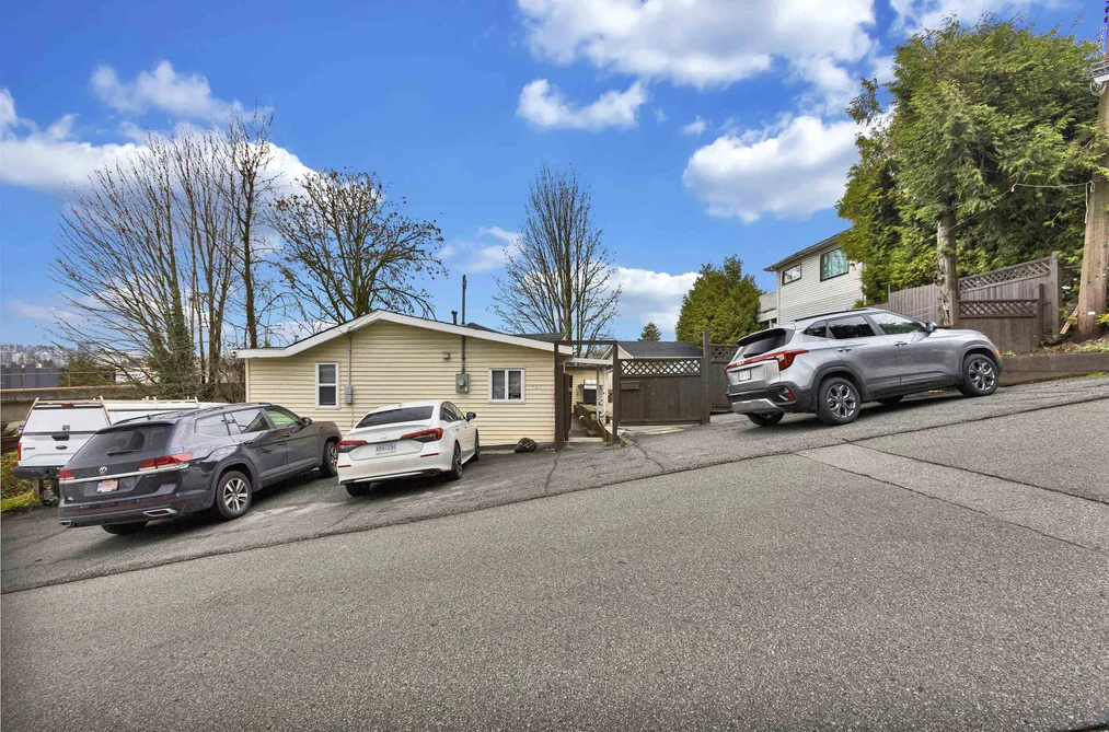 House for sale at 12943 112 Avenue Surrey British Columbia - MLS: R3092637