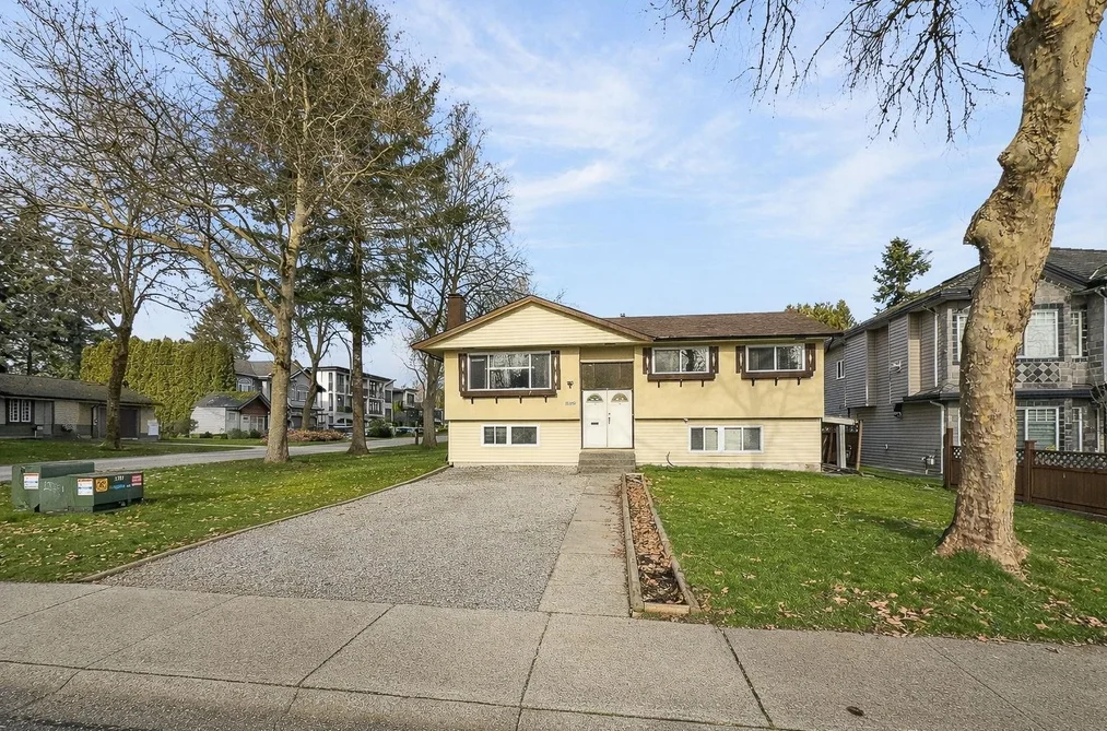 House for sale at 12959 Carluke Crescent Surrey British Columbia - MLS: R3086925