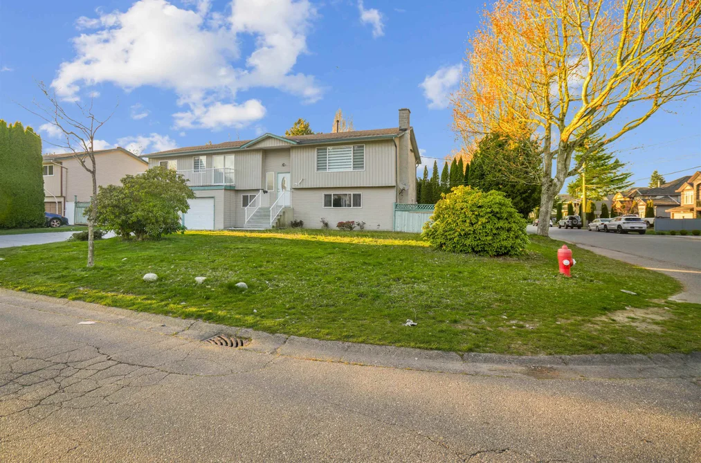 12987 62 AVENUE AVENUE, Surrey BC V3X 2E9, Surrey BC — Residential for Sale - Photo 2