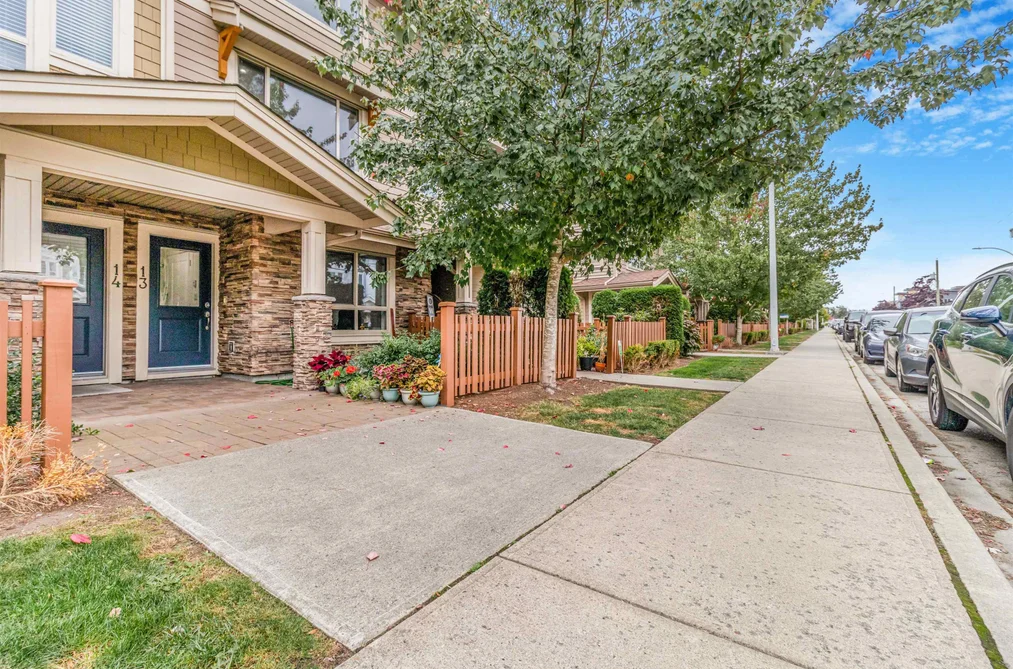 Townhouse for sale at 13 19752 55a Avenue Langley British Columbia - MLS: R3075682