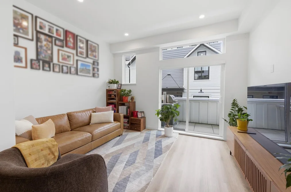 13 237 RIDGEWAY AVENUE, North Vancouver BC V7L 0H6, North Vancouver BC — Residential for Sale - Photo 3
