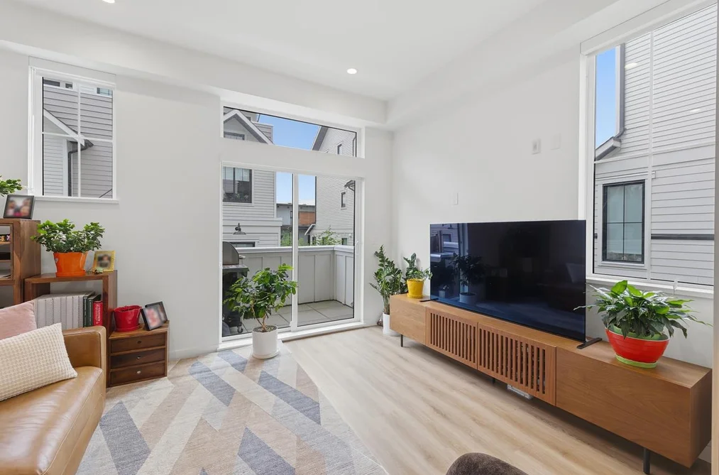 13 237 RIDGEWAY AVENUE, North Vancouver BC V7L 0H6, North Vancouver BC — Residential for Sale - Photo 4