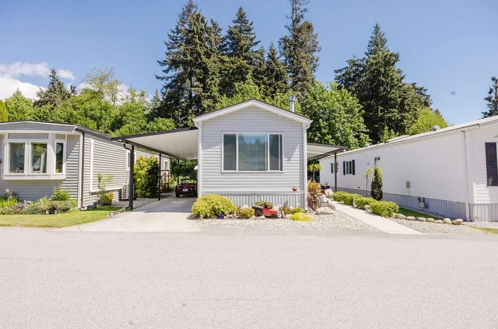 Manufactured Home for sale at 13 4496 Sunshine Coast Highway Sechelt British Columbia - MLS: R3124832