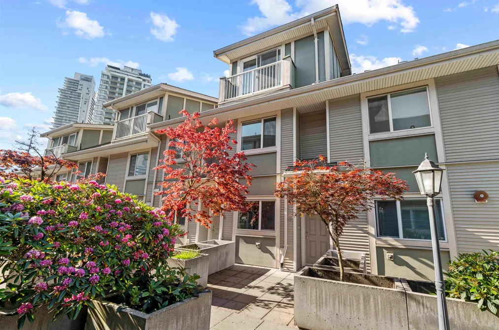Townhouse for sale at 13 621 Langside Avenue Coquitlam British Columbia - MLS: R3125283