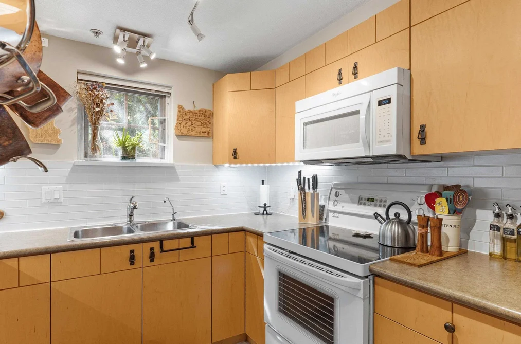 13 7488 SOUTHWYNDE AVENUE, Burnaby BC V3N 5C6, Burnaby BC — Residential for Sale — Photo 14 of 26